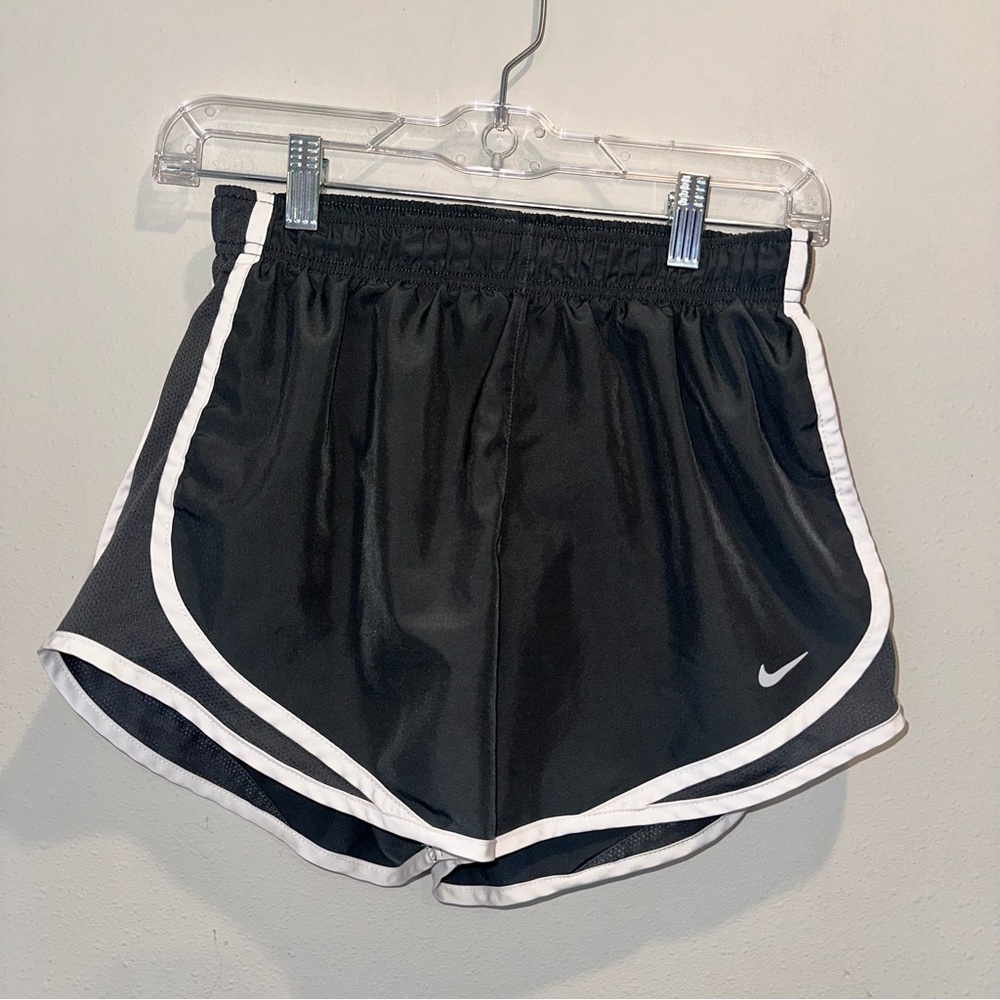 Nike Women’s Dri-Fit Running Black White Shorts Stretch Drawstring Workout Gym